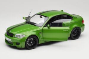 BMW 1er E82 Coupe Taiga Green Metallic Minichamps 1:18 110020024 Druckguss — Bild 2 von 8