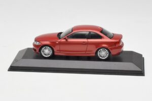 BMW 1M E82 Orange Minichamps 1:43 413020023 Druckguss