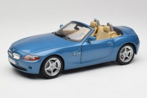 BMW Z4 E85 Maldives Blue Bburago 1:18 34046BLUE Druckguss