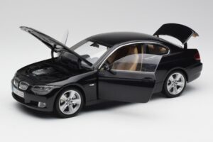 BMW 3 E92 Coupe Schwarz Kyosho 1:18 80430407222 Druckguss — Bild 2 von 8