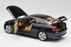 BMW 3 E92 Coupe Schwarz Kyosho 1:18 80430407222 Druckguss — Bild 5 von 8