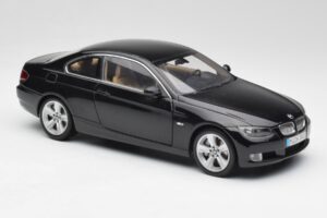 BMW 3 E92 Coupe Schwarz Kyosho 1:18 80430407222 Druckguss — Bild 6 von 8