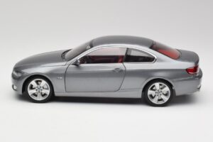 BMW 330i E92 Coupe Grau Metallic Kyosho 1:18 80430407220 Druckguss — Bild 4 von 8