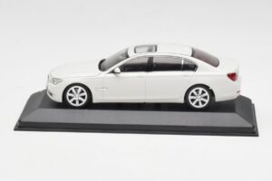 BMW 750Li F02 Weiß Minichamps 1:43 80420445201 Druckguss