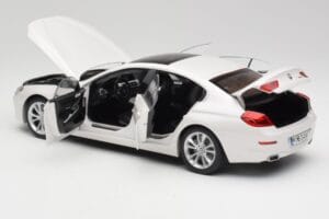 BMW 6 F06 Gran Coupe Mineral Weiß Paragon 1:18 80432218741 Druckguss — Bild 5 von 8