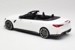 BMW M4 G82 Cabriolet Alpine White Minichamps 1:18 155021031 Druckguss — Bild 5 von 6