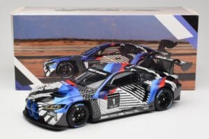 BMW M4 GT3 G82 #1 Test Version 2021 Minichamps 1:18 113222003 Druckguss — Bild 8 von 8