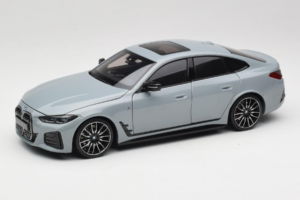BMW i4 G26 Grey Metallic Minichamps 1:18 110023010 Druckguss
