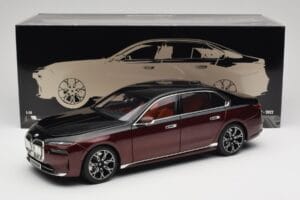 BMW i7 G70 Black & Red Metallic Minichamps 1:18 110023201 Druckguss — Bild 8 von 8