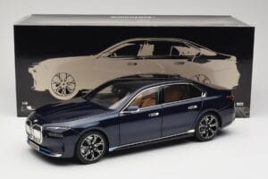 BMW i7 G70 Blue Metallic Minichamps 1:18 110023202 Druckguss — Bild 8 von 8