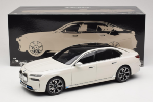 BMW i7 G70 White Metallic Minichamps 1:18 110023200 Druckguss — Bild 8 von 8