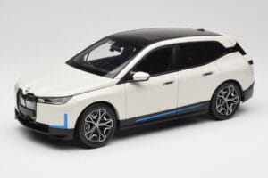 BMW iX Alpine White Minichamps 1:18 110023102 Druckguss