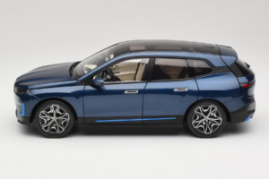 BMW iX Blue Metallic Minichamps 1:18 110023100 Druckguss — Bild 4 von 8