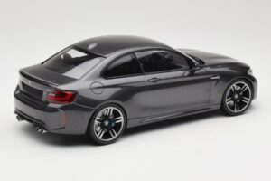 BMW M2 F87 Grey Metallic Minichamps 1:18 155026102 Druckguss — Bild 2 von 6