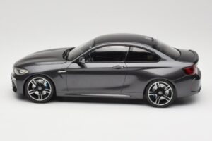 BMW M2 F87 Grey Metallic Minichamps 1:18 155026102 Druckguss — Bild 3 von 6