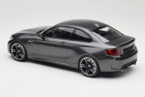 BMW M2 F87 Grey Metallic Minichamps 1:18 155026102 Druckguss — Bild 5 von 6