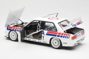 BMW M3 E30 #7 Fina J. Cecotto DTM 1992 AUTOart 1:18 89246 Druckguss — Bild 4 von 7