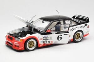 BMW M3 E36 GTR #0 B. Auberlen / M. Simo / P. Cunningham Daytona 24 Hours 1998 UT Models 1:18 39816 Druckguss — Bild 2 von 8