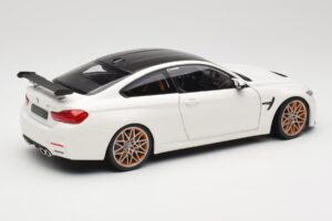 BMW M4 F82 GTS Alpine White Minichamps 1:18 110025221 Druckguss — Bild 3 von 8