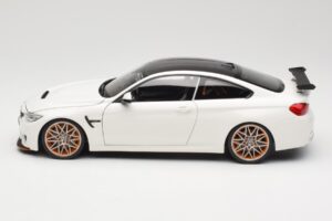 BMW M4 F82 GTS Alpine White Minichamps 1:18 110025221 Druckguss — Bild 4 von 8
