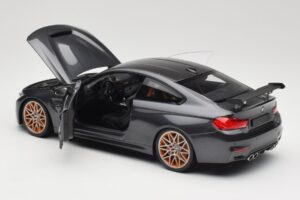BMW M4 F82 GTS Mineral Grey Metallic Minichamps 1:18 110025222 Druckguss — Bild 5 von 8