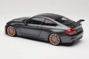 BMW M4 F82 GTS Mineral Grey Metallic Minichamps 1:18 110025222 Druckguss — Bild 7 von 8