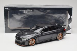 BMW M4 F82 GTS Mineral Grey Metallic Minichamps 1:18 110025222 Druckguss — Bild 8 von 8