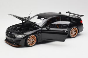 BMW M4 F82 GTS Sapphire Black Metallic Minichamps 1:18 110025220 Druckguss — Bild 2 von 8