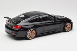 BMW M4 F82 GTS Sapphire Black Metallic Minichamps 1:18 110025220 Druckguss — Bild 3 von 8