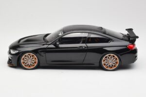 BMW M4 F82 GTS Sapphire Black Metallic Minichamps 1:18 110025220 Druckguss — Bild 4 von 8