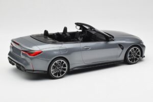 BMW M4 G82 Cabriolet Grey Metallic Minichamps 1:18 155021034 Druckguss — Bild 2 von 6