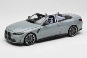 BMW M4 G83 Cabriolet Grey Metallic Minichamps 1:18 110021032 Druckguss