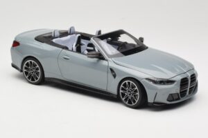 BMW M4 G83 Cabriolet Grey Metallic Minichamps 1:18 110021032 Druckguss — Bild 6 von 8