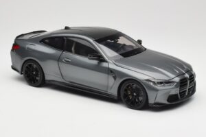 BMW M4 G82 Grau Metallic Minichamps 1:18 113020124 Druckguss — Bild 6 von 8