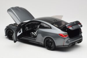 BMW M4 G82 Grau Metallic Minichamps 1:18 113020124 Druckguss — Bild 7 von 8