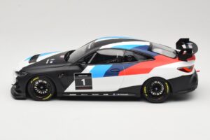 BMW M4 G82 GT4 #1 Presentation 2022 Otto 1:18 OT1228 Resin — Bild 3 von 6