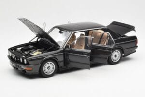 BMW M535i E28 Diamond Schwarz AUTOart 1:18 75162 Druckguss — Bild 2 von 8