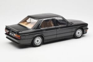BMW M535i E28 Diamond Schwarz AUTOart 1:18 75162 Druckguss — Bild 3 von 8