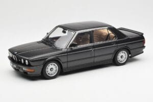 BMW M535i E28 Diamond Schwarz AUTOart 1:18 75162 Druckguss