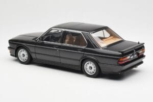 BMW M535i E28 Diamond Schwarz AUTOart 1:18 75162 Druckguss — Bild 7 von 8