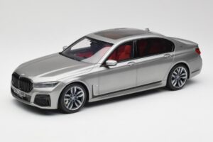 BMW M760i G12 V12 Final Edition Grau GT Spirit 1:18 GT478 Resin