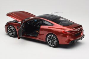 BMW M8 F91 Convertible Storm Bay Metallic Minichamps 1:18 110029020 Druckguss — Bild 5 von 8