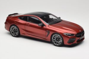 BMW M8 F91 Convertible Storm Bay Metallic Minichamps 1:18 110029020 Druckguss — Bild 6 von 8