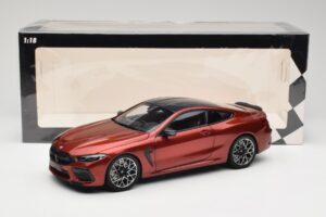 BMW M8 F91 Convertible Storm Bay Metallic Minichamps 1:18 110029020 Druckguss — Bild 8 von 8