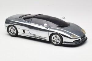 BMW Nazca M12 Chrome Silver Revell 1:18 08916 Druckguss — Bild 6 von 8