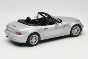 BMW Z3 Roadster 1.8 Silber Händler Edition UT Models 1:18 80439411712 Druckguss — Bild 3 von 8