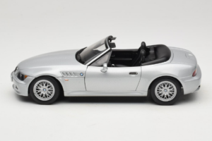 BMW Z3 Roadster 1.8 Silber Händler Edition UT Models 1:18 80439411712 Druckguss — Bild 4 von 8