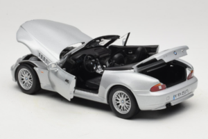 BMW Z3 Roadster 1.8 Silber Händler Edition UT Models 1:18 80439411712 Druckguss — Bild 5 von 8