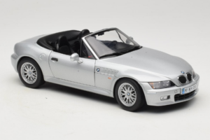 BMW Z3 Roadster 1.8 Silber Händler Edition UT Models 1:18 80439411712 Druckguss — Bild 6 von 8