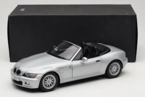 BMW Z3 Roadster 1.8 Silber Händler Edition UT Models 1:18 80439411712 Druckguss — Bild 8 von 8